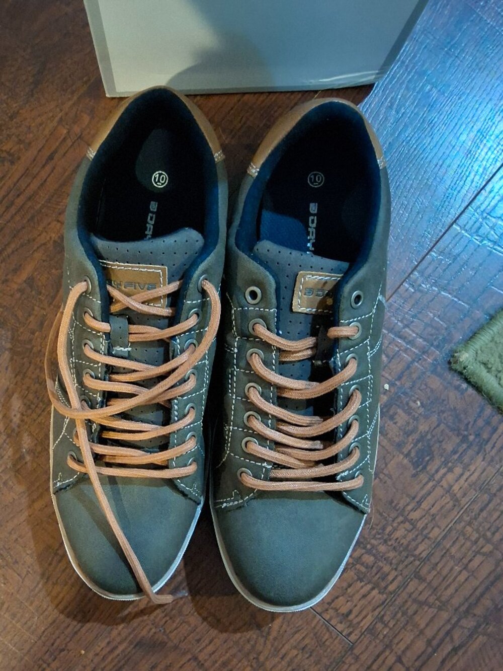 Day Five men's sneakers  size 10 m